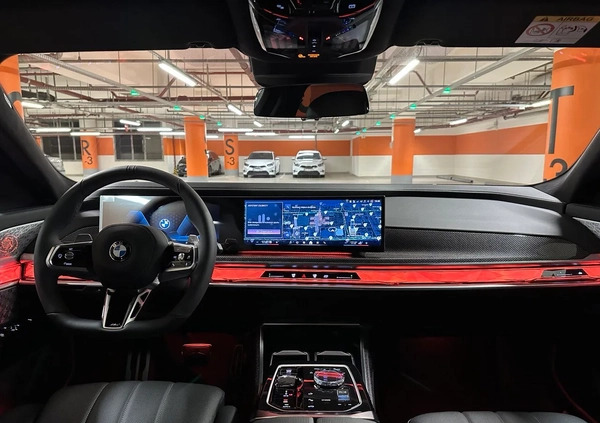 BMW Seria 7 cena 689000 przebieg: 4151, rok produkcji 2023 z Toruń małe 562